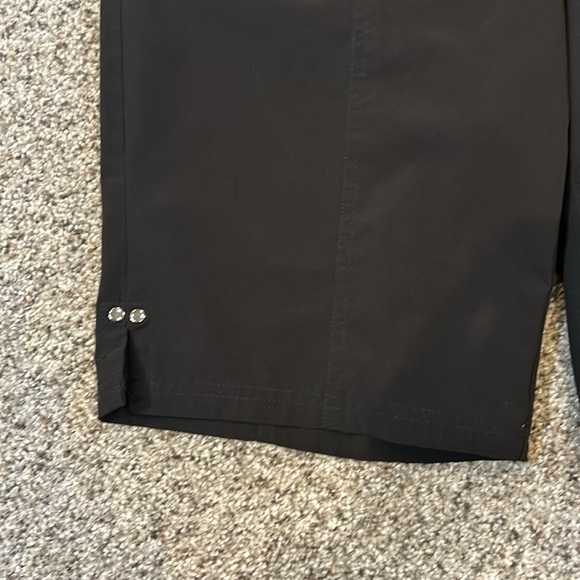 Chico’s Zenergy Pull On Elastic Waist Shorts 2 (12) - Picture 3 of 7